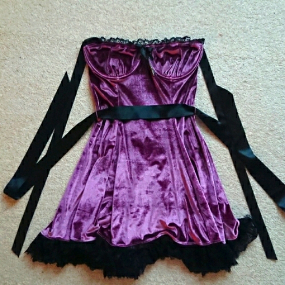 NWT Widow Kiss Blind Faith Velvet Dress